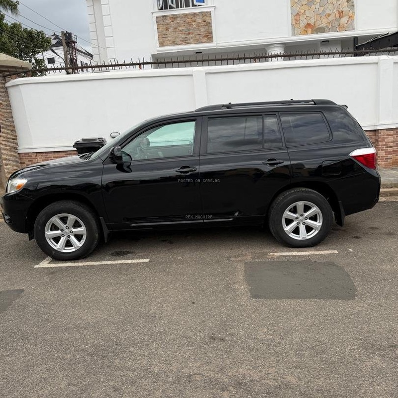 FOREIGN USED TOYOTA HIGHLANDER 2010 FOR SALE IN LAGOS image