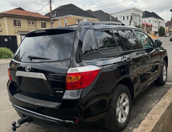 FOREIGN USED TOYOTA HIGHLANDER 2010 FOR SALE IN LAGOS