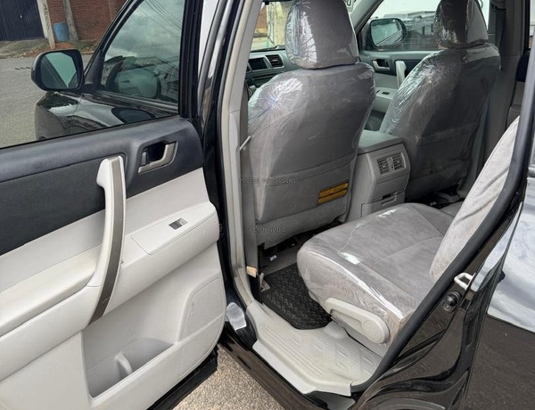 FOREIGN USED TOYOTA HIGHLANDER 2010 FOR SALE IN LAGOS