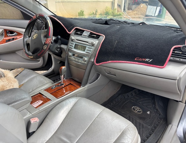 Buy and Drive Toyota Camry XLE 2009 in Lagos