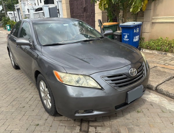 Buy and Drive Toyota Camry XLE 2009 in Lagos