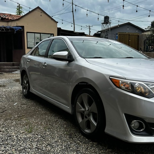FOREIGN USED TOYOTA CAMRY 2012 SE  LIMITED IN LAGOS