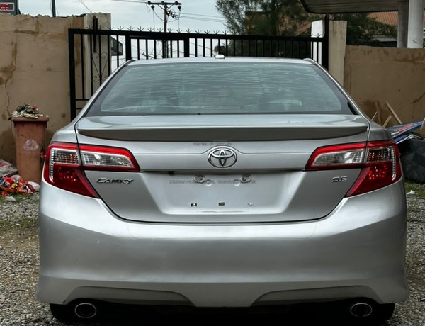 FOREIGN USED TOYOTA CAMRY 2012 SE  LIMITED IN LAGOS