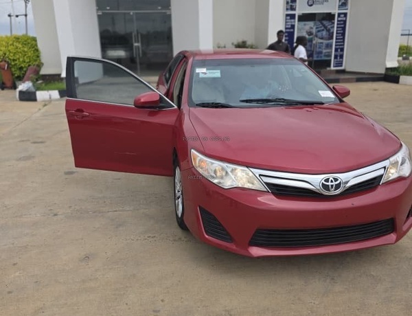Foreign Used Toyota Camry 2014 for Sale In Lagos