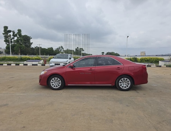 Foreign Used Toyota Camry 2014 for Sale In Lagos