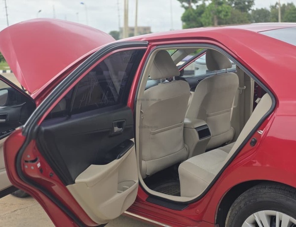 Foreign Used Toyota Camry 2014 for Sale In Lagos