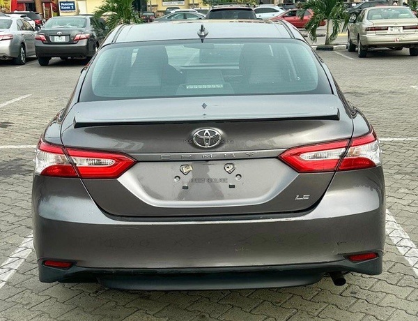 Foreign Used Toyota Camry 2019 for Sale In Abuja