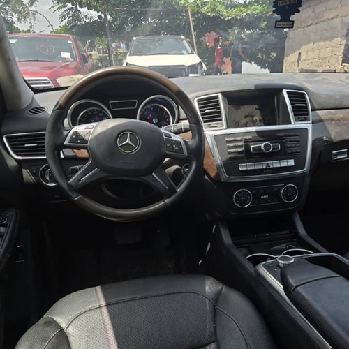 Foreign Used Mercedes Benz ML 350 2015 for Sale In Lagos