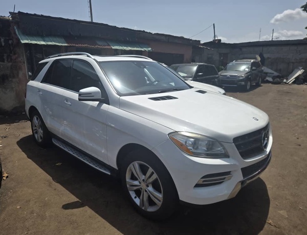 Foreign Used Mercedes Benz ML 350 2015 for Sale In Lagos