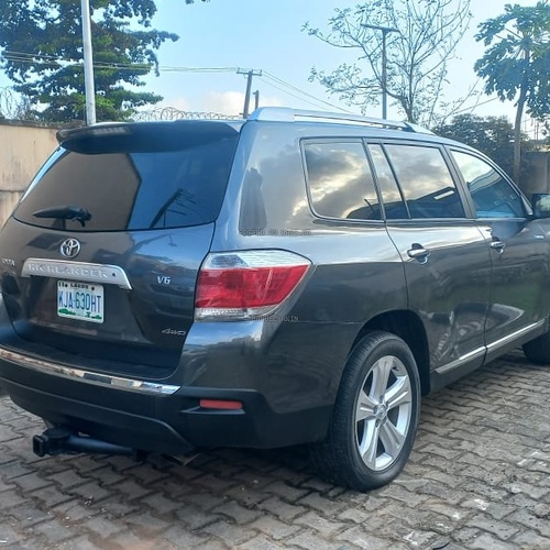 Toyota Highlander 2013 For Sale In Ikeja