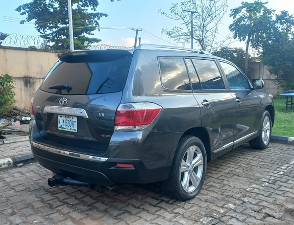 Toyota Highlander 2013 For Sale In Ikeja