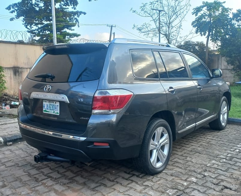 Toyota Highlander 2013 For Sale In Ikeja image