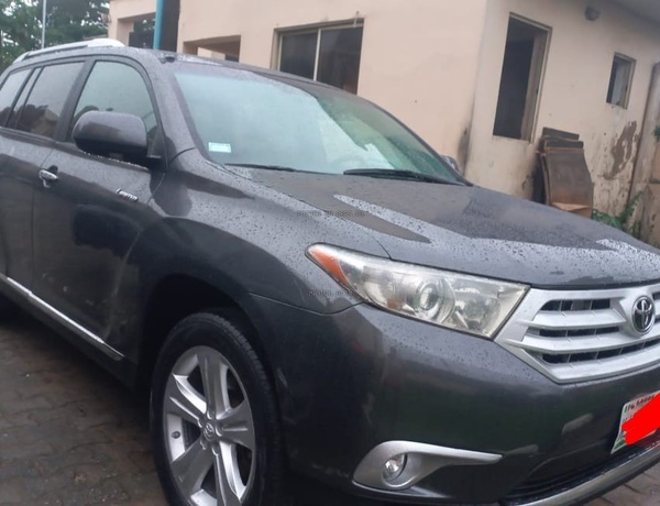 Toyota Highlander 2013 For Sale In Ikeja