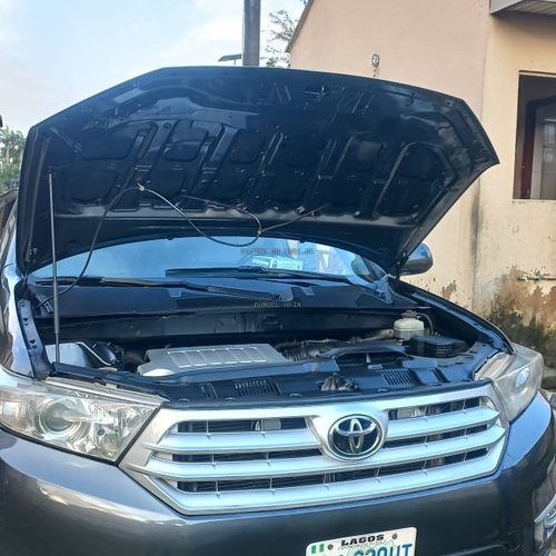 Toyota Highlander 2013 For Sale In Ikeja