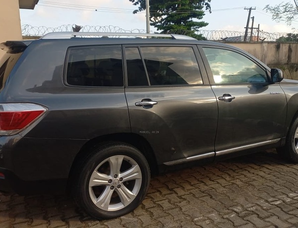 Toyota Highlander 2013 For Sale In Ikeja