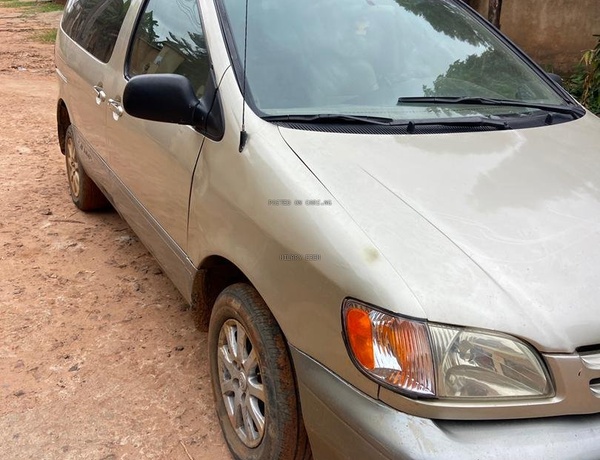 Toyota Sienna 2002 For Sale In Nnewi