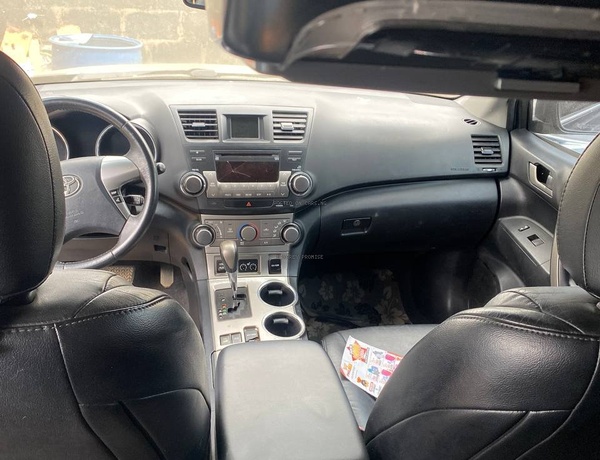 TOYOTA HIGHLANDER 2012 FOR SALE IN LAGOS