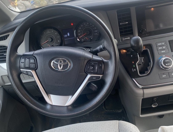 TOYOTA SIENNA 2015 FOR SALE
