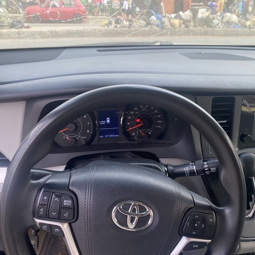 TOYOTA SIENNA 2015 FOR SALE