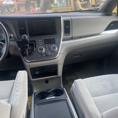 TOYOTA SIENNA 2015 FOR SALE