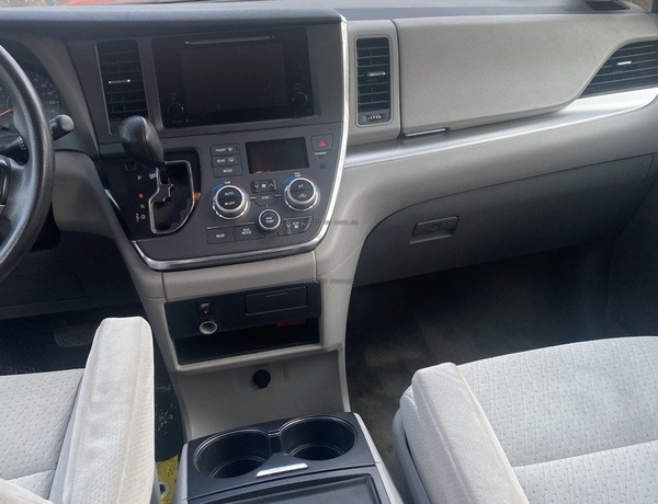 TOYOTA SIENNA 2015 FOR SALE