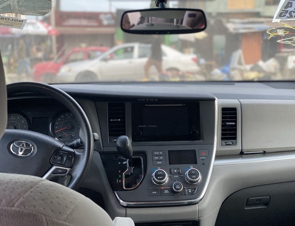 TOYOTA SIENNA 2015 FOR SALE