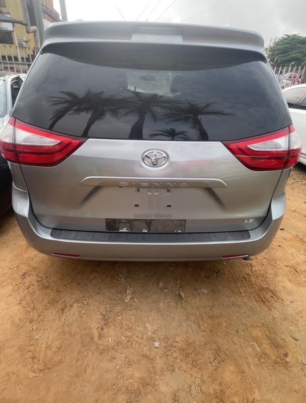 TOYOTA SIENNA 2015 FOR SALE image