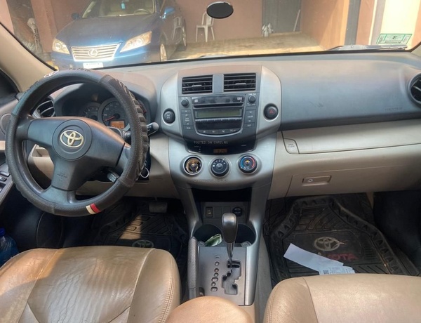 Nigerian Used Toyota  RAV4 2008 V6 in Lagos