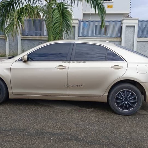 Foreign Used Toyota Camry tokunbo 2010 in Abuja
