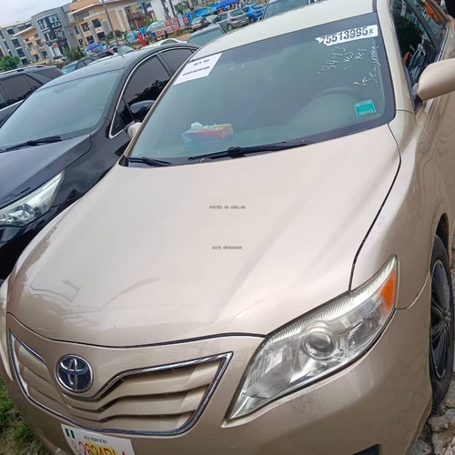 Foreign Used Toyota Camry tokunbo 2010 in Abuja