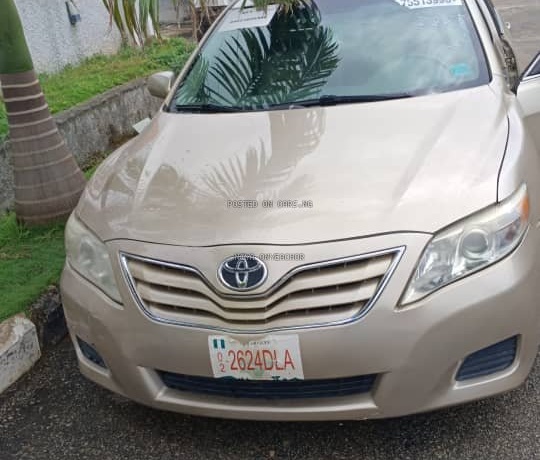 Foreign Used Toyota Camry tokunbo 2010 in Abuja