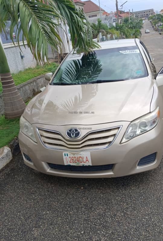 Foreign Used Toyota Camry tokunbo 2010 in Abuja image