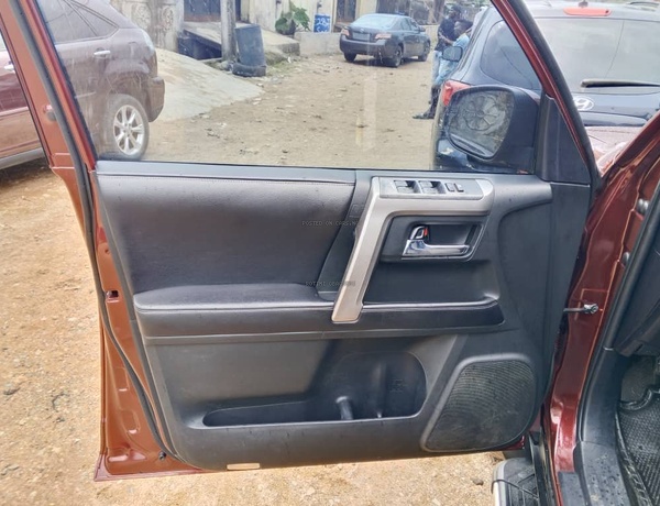 Foreign Used Toyota 4Runner Sr5 2016 in Lagos 