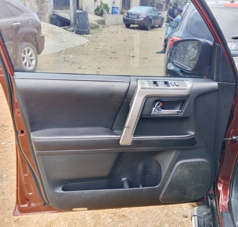 Foreign Used Toyota 4Runner Sr5 2016 in Lagos  image