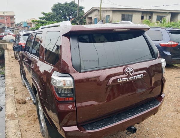 Foreign Used Toyota 4Runner Sr5 2016 in Lagos 