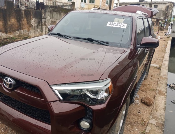 Foreign Used Toyota 4Runner Sr5 2016 in Lagos 