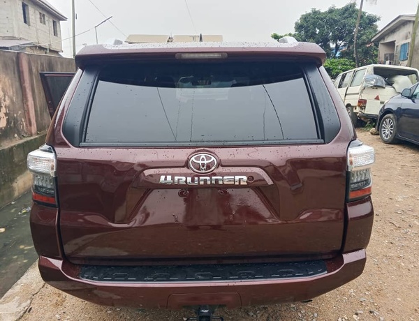 Foreign Used Toyota 4Runner Sr5 2016 in Lagos 