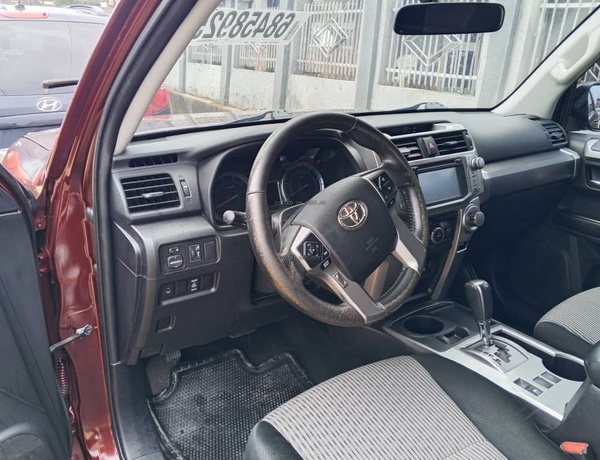 Foreign Used Toyota 4Runner Sr5 2016 in Lagos 