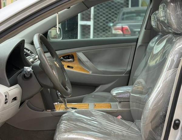 Foreign Used Toyota Camry XLE 2007 in lagos