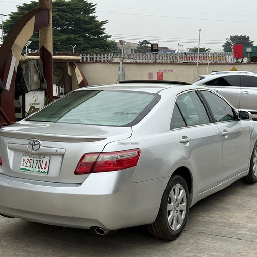 Foreign Used Toyota Camry XLE 2007 in lagos