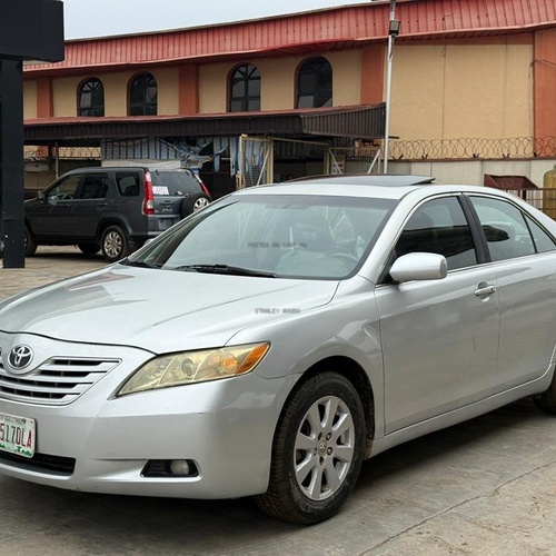 Foreign Used Toyota Camry XLE 2007 in lagos