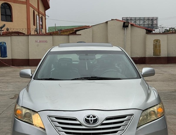Foreign Used Toyota Camry XLE 2007 in lagos