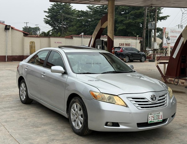 Foreign Used Toyota Camry XLE 2007 in lagos