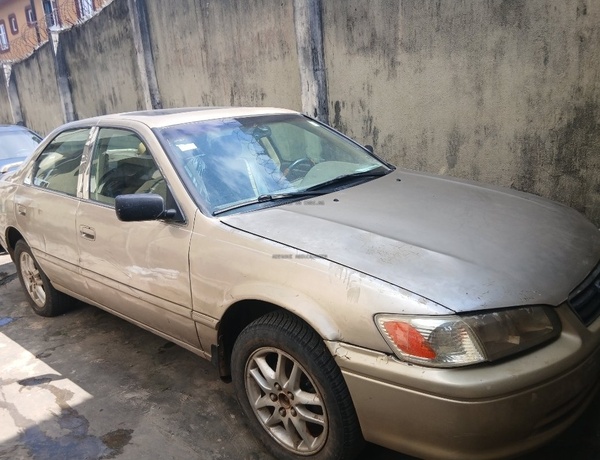 Nigerian Used Toyota Camry 2001 In Lagos
