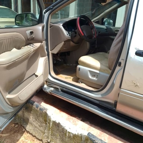 Nigerian Used Toyota Sienna XLE 2002 In Benin 