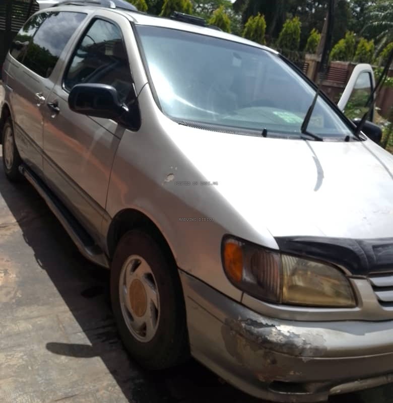 Nigerian Used Toyota Sienna XLE 2002 In Benin  image