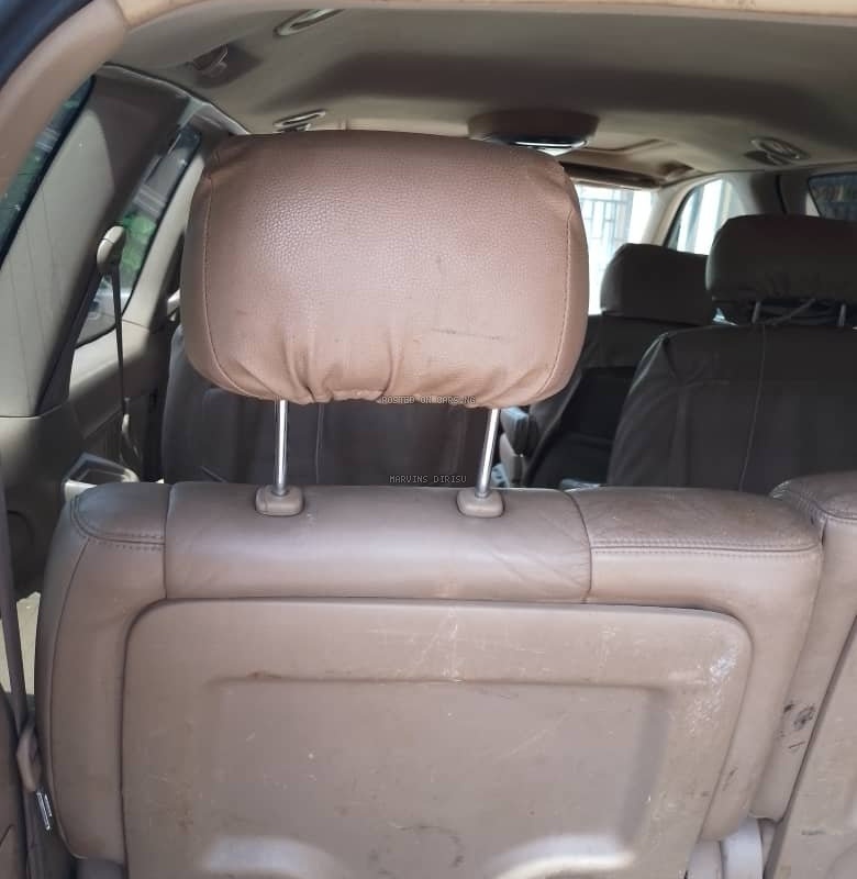 Nigerian Used Toyota Sienna XLE 2002 In Benin  image