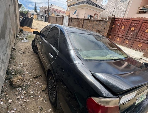 Nigerian Used Toyota Camry 2005 in Lagos