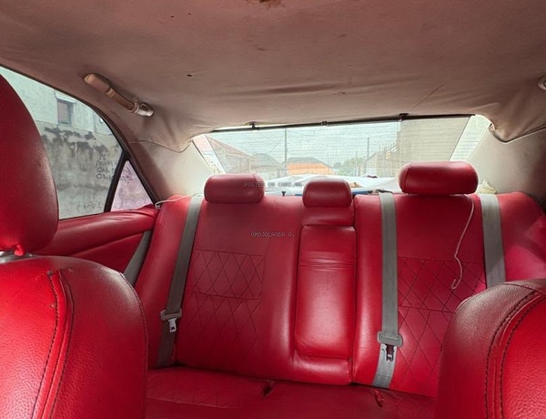 Nigerian Used Toyota Camry 2005 in Lagos