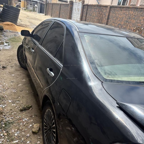 Nigerian Used Toyota Camry 2005 in Lagos